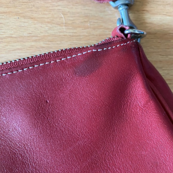 Red wristlet/bag - Picture 4 of 9